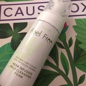 feel free herb infusion mild cleansing foam